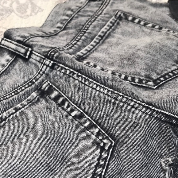 Bullhead Denim distressed denim shorts - Picture 7 of 7